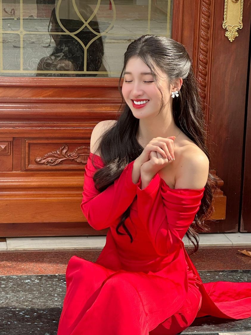 Ngắm nhan sắc Á hậu Phương Nhi