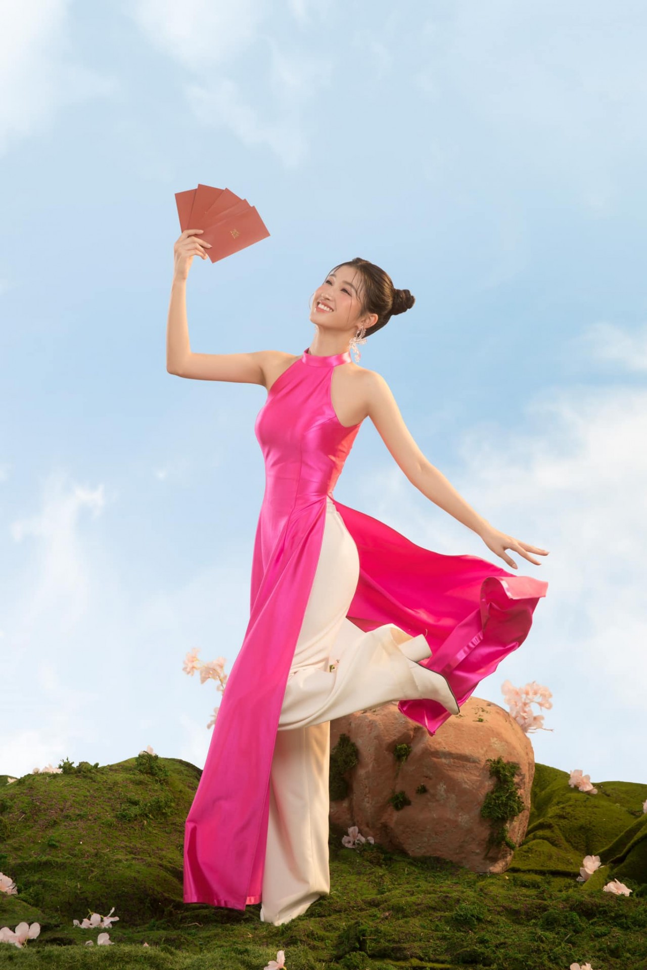 Ngắm nhan sắc Á hậu Phương Nhi