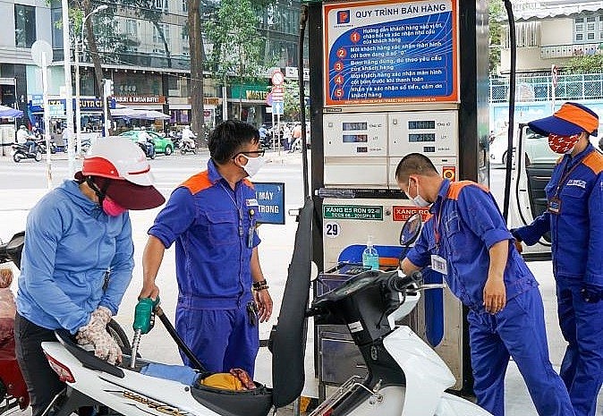 Giá xăng dầu hôm nay 27/1: Đảo chiều tăng mạnh; trong nước giá xăng sẽ tăng thêm 2.000 đồng/lít? Giá xăng dầu hôm nay 27/1: Đảo chiều tăng mạnh; kỳ điều hành tới, giá xăng trong nước sẽ tăng thêm 2.000 đồng/lít?