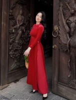 Sao Việt: Hồ Ngọc Hà xinh đẹp bên con gái, NSND Thu Hà đằm thắm, dịu dàng