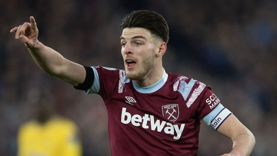 Chuyển nhượng cầu thủ Ngoại hạng Anh ngày 28/1: Declan Rice nên đến Arsenal, Gabriel Martinelli được thưởng hợp đồng mới; Weghorst muốn ở lại MU