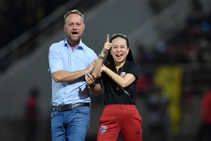 HLV Mano Polking tiếp tục gắn bó với đội tuyển Thái Lan (Ảnh FAT). HLV Mano Polking tiếp tục gắn bó với đội tuyển Thái Lan (Ảnh FAT).