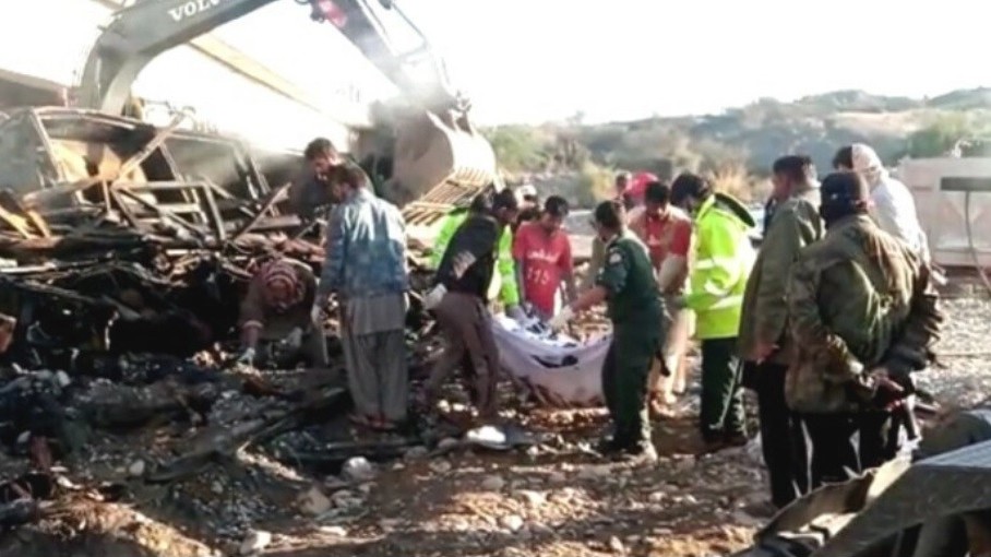 Pakistan: Tai nạn xe khách thảm khốc, ít nhất 40 người thiệt mạng