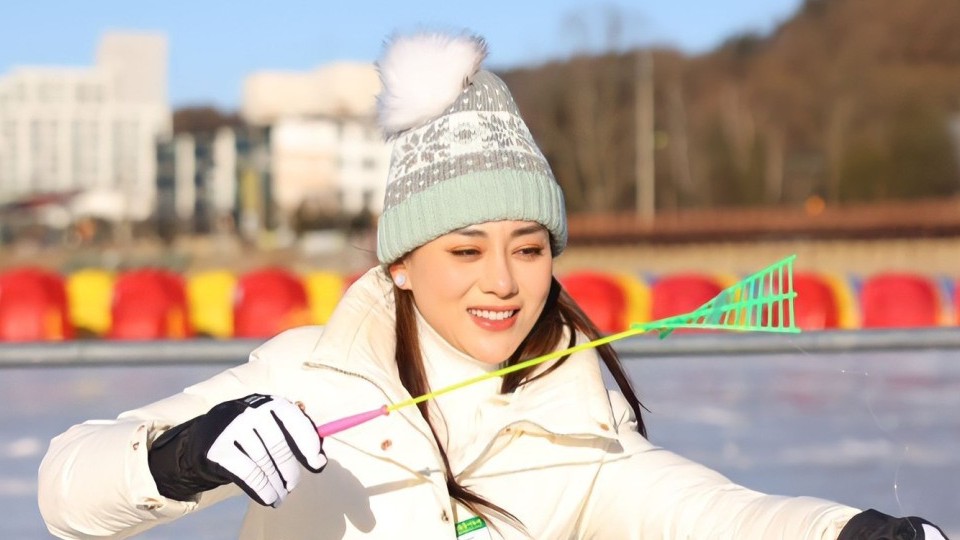 Phương Oanh xinh đẹp với thời trang hàng hiệu, thanh lịch khi du lịch Hàn Quốc