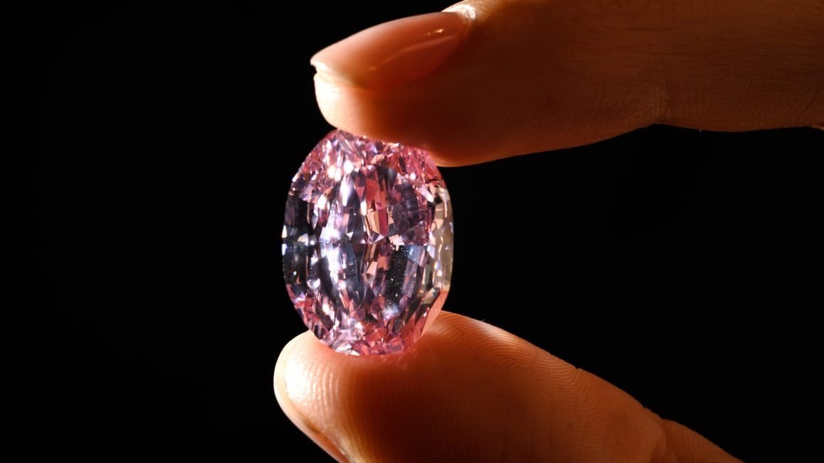 Nga-EU: Cuộc săn lùng có giá 'cắt cổ', tranh cãi về 'kim cương máu' chặn phương Tây ra đòn mới với Moscow