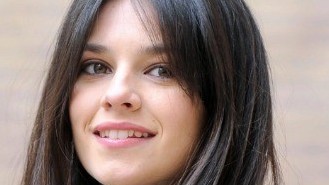 Soi nhan sắc vợ sắp cưới của tài tử Song Joong Ki