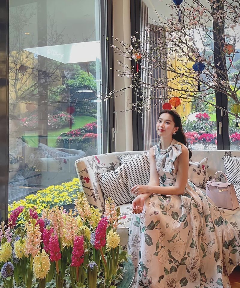 Nhan sắc trong veo của Hoa hậu Đặng Thu Thảo