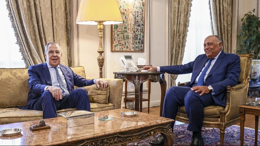 Vài giờ sau khi tiễn người đồng cấp Mỹ, Ngoại trưởng Ai Cập lên đường tới Nga