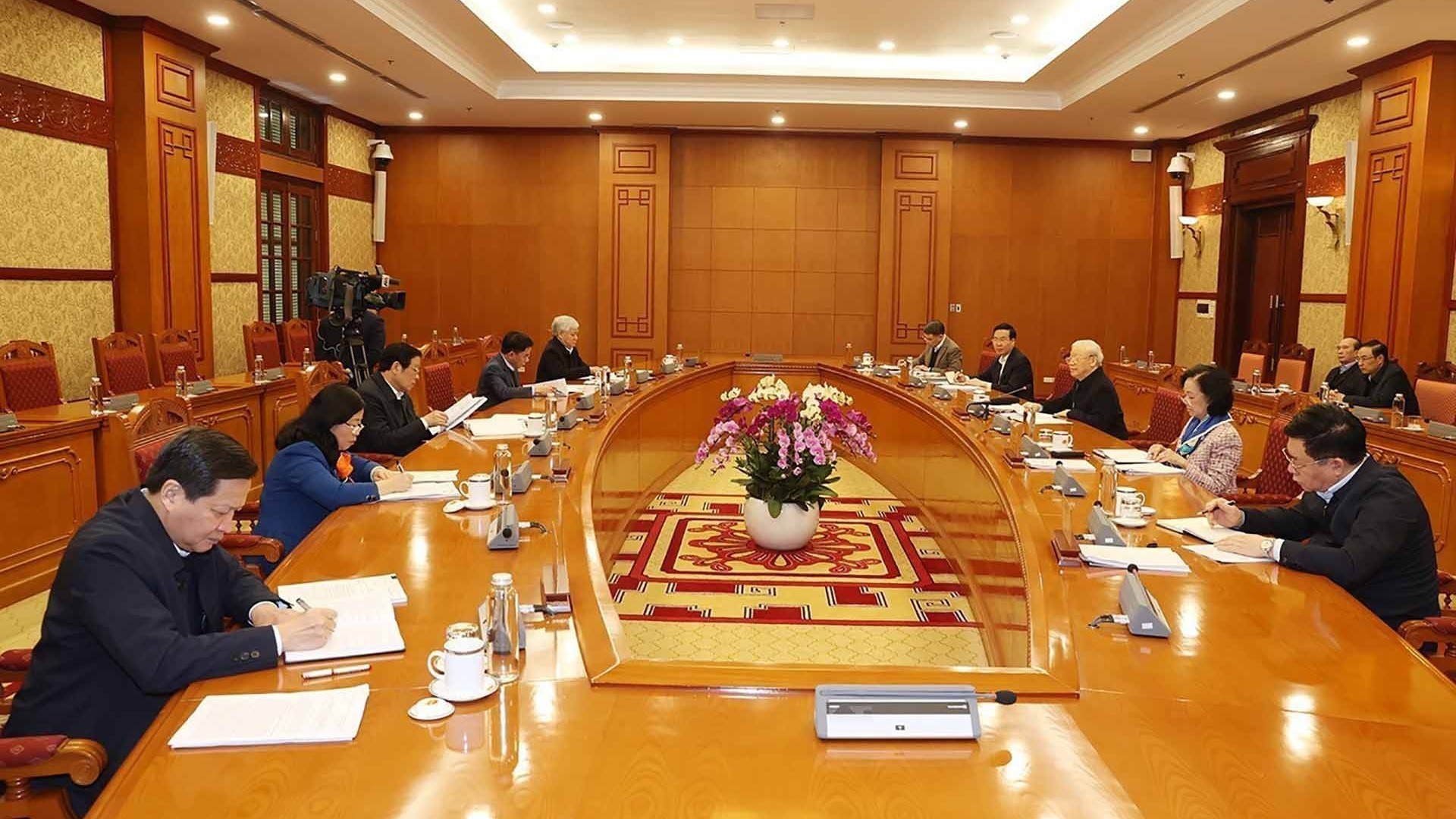 Tổng Bí thư Nguyễn Phú Trọng chủ trì cuộc họp của Ban Bí thư đánh giá công tác tổ chức Tết Quý Mão