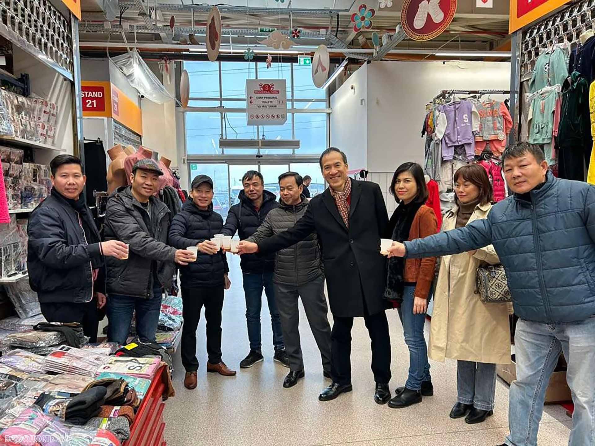 Cộng đồng người Việt tại Romania đón năm mới 2023 cùng đất nước với khí thế mới