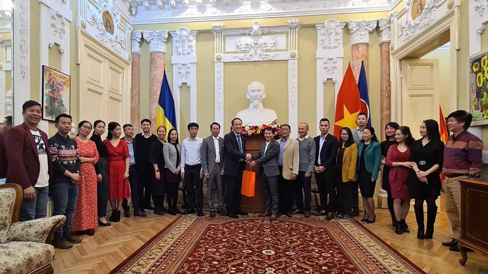 Cộng đồng người Việt tại Romania đón năm mới 2023 cùng đất nước với khí thế mới