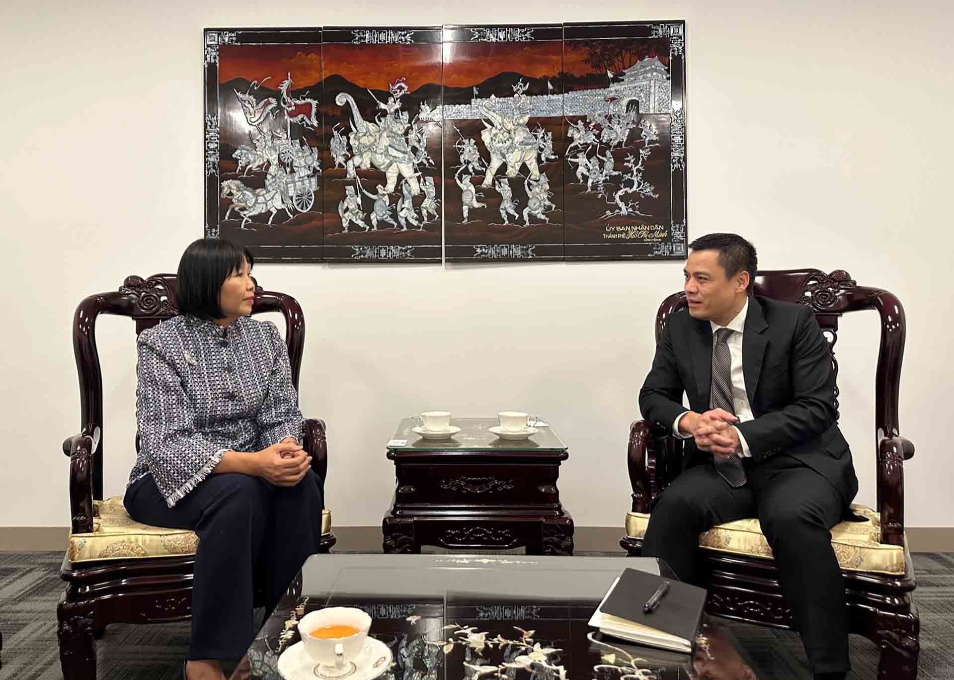 Đại sứ Đặng Hoàng Giang, Trưởng Phái đoàn thường trực Việt Nam tại Liên hợp quốc tiếp Đại sứ Sophea Eat, tân Trưởng Phái đoàn thường trực Campuchia tại Liên hợp quốc Đại sứ Đặng Hoàng Giang, Trưởng Phái đoàn thường trực Việt Nam tại Liên hợp quốc tiếp Đại sứ Sophea Eat, tân Trưởng Phái đoàn thường trực Campuchia tại Liên hợp quốc