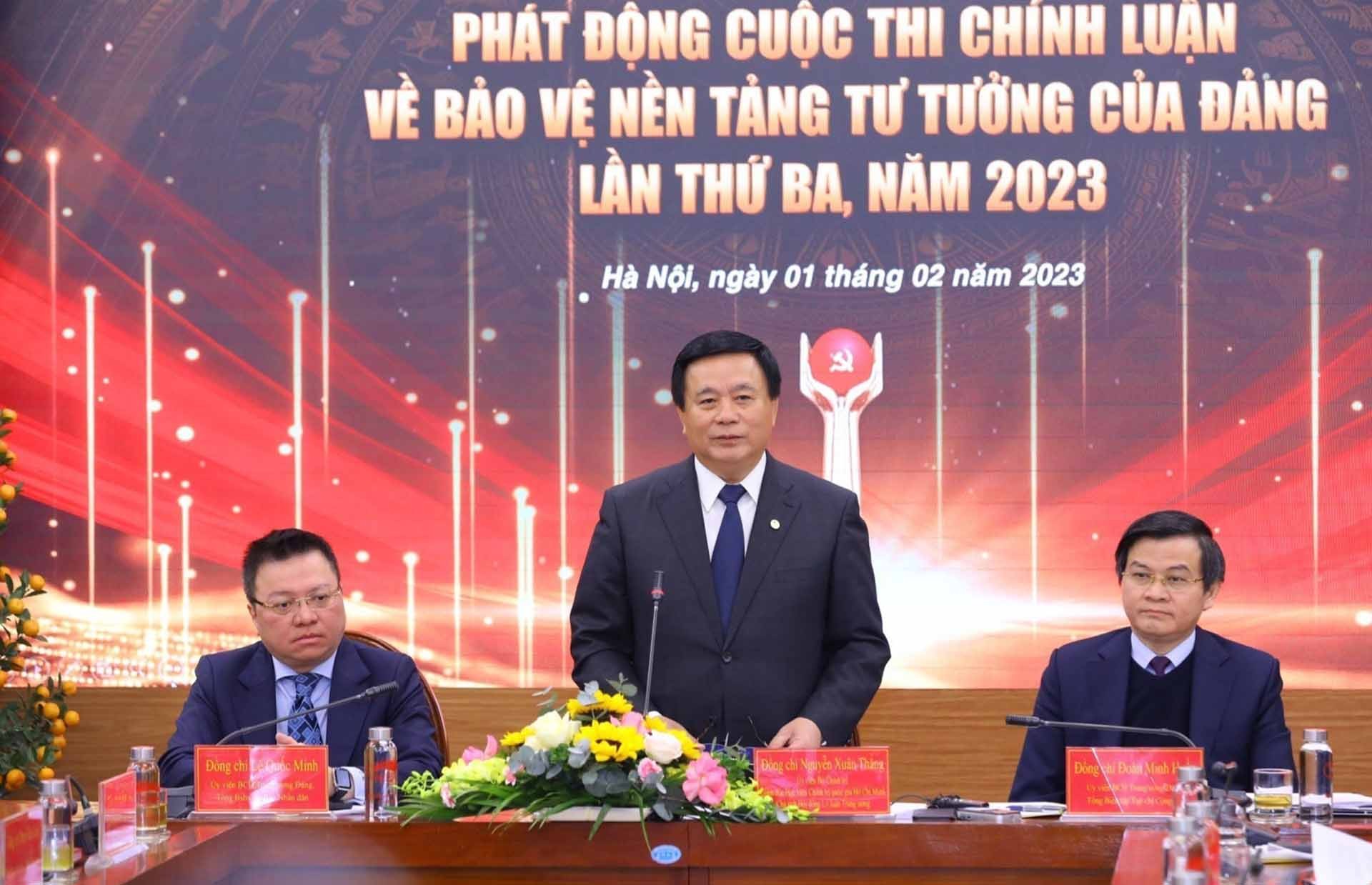 GS,TS Nguyễn Xuân Thắng, Ủy viên Bộ Chính trị, Giám đốc Học viện Chính trị quốc gia Hồ Chí Minh, Chủ tịch Hội đồng Lý luận Trung ương, Phó Trưởng Ban Chỉ đạo 35 Trung ương phát biểu chỉ đạo và phát động cuộc thi. (Nguồn: TTXVN)