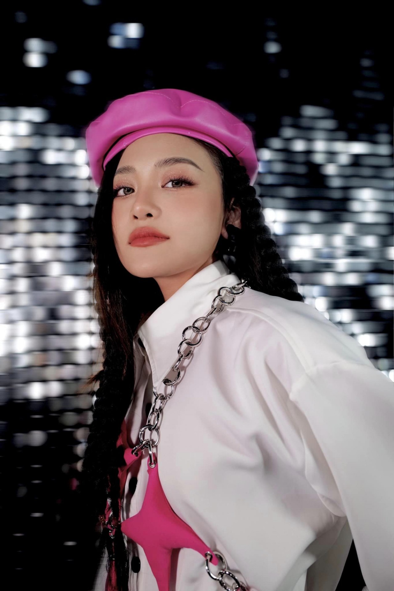 Thời trang phá cách của Thùy Anh phim Đừng nói khi yêu