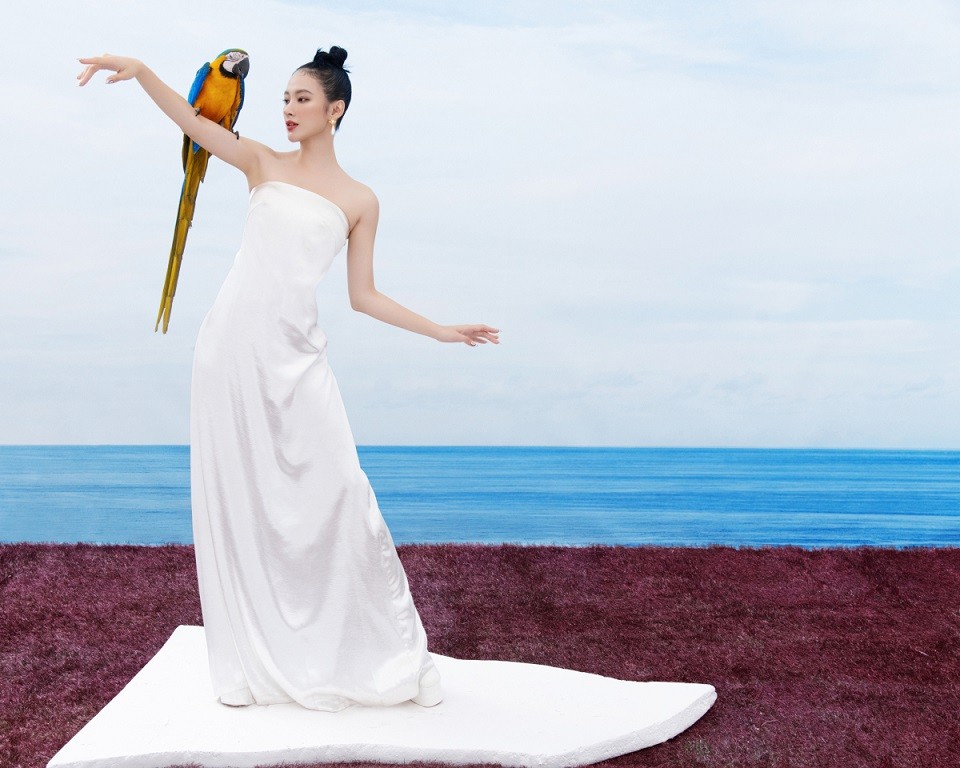 Angela Phương Trinh trở lại hình ảnh thanh mảnh sau giảm cân