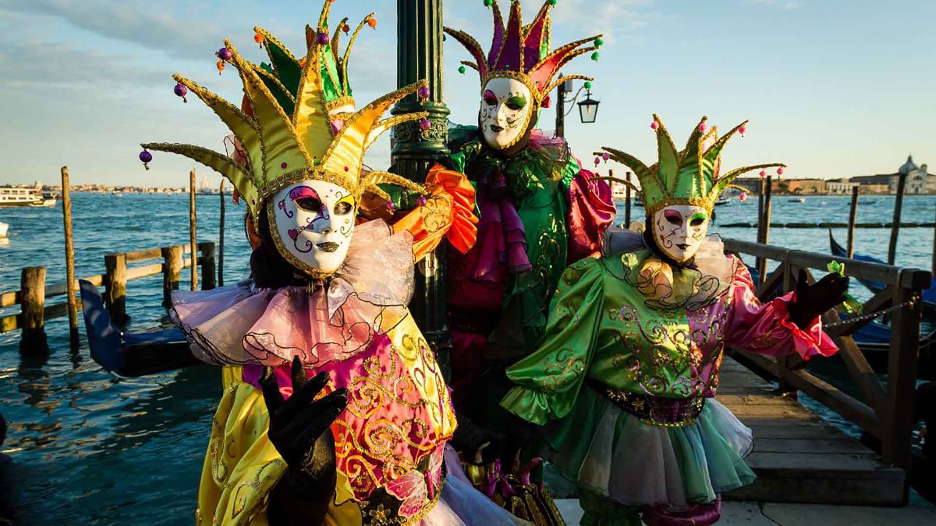 Rực rỡ và sôi động Lễ hội hoá trang khắp thế giới