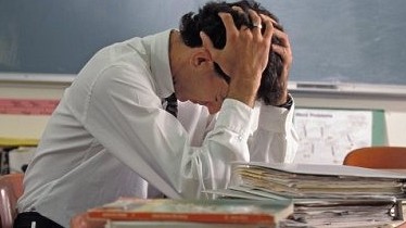 Thầy cô tổn thương từ... các trang Confession?