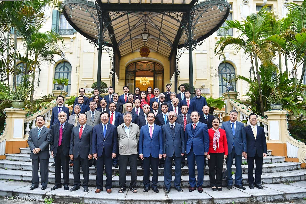 Bộ trưởng Ngoại giao Bùi Thanh Sơn gặp mặt các vị nguyên Lãnh đạo Bộ Ngoại giao dịp Xuân Quý Mão 2023