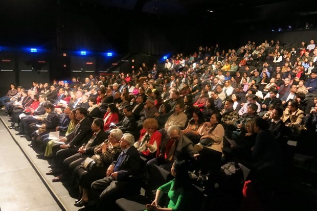 Đặc sắc đêm biểu diễn nghệ thuật phục vụ kiều bào tại Hungary