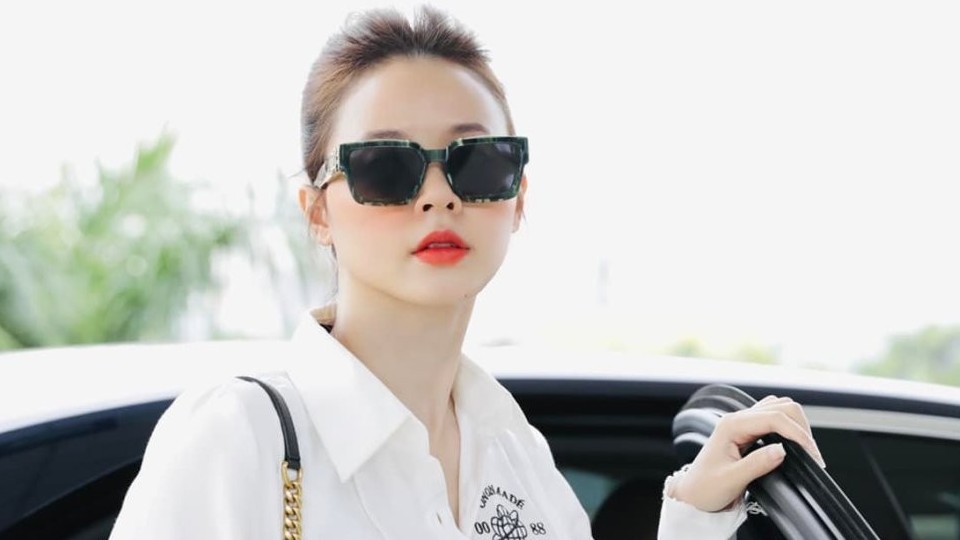 Midu với trang phục năng động, 'khoe triệt để' eo thon cùng nhan sắc cuốn hút sau giảm cân