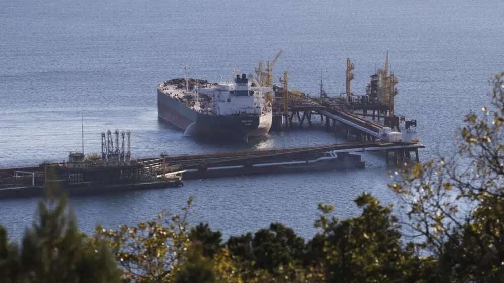 Anh có hành động nhằm tan rã 'hạm đội bóng tối', rút cạn nguồn thu từ dầu mỏ của Nga