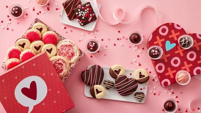 Lễ tình nhân Valentine 2023 là ngày nào? Valentine 14/2 nên tặng gì?