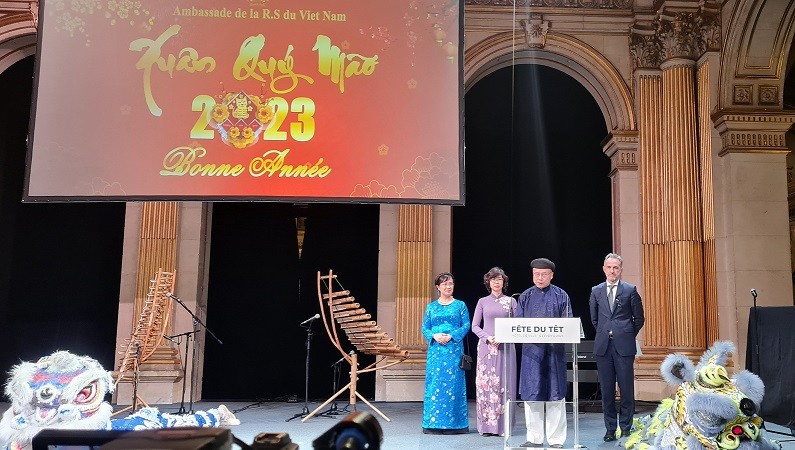 Đại sứ quán Việt Nam tại Pháp tổ chức chương trình Tết cổ truyền Quý Mão 2023 Đại sứ quán Việt Nam tại Pháp tổ chức chương trình Tết cổ truyền Quý Mão 2023