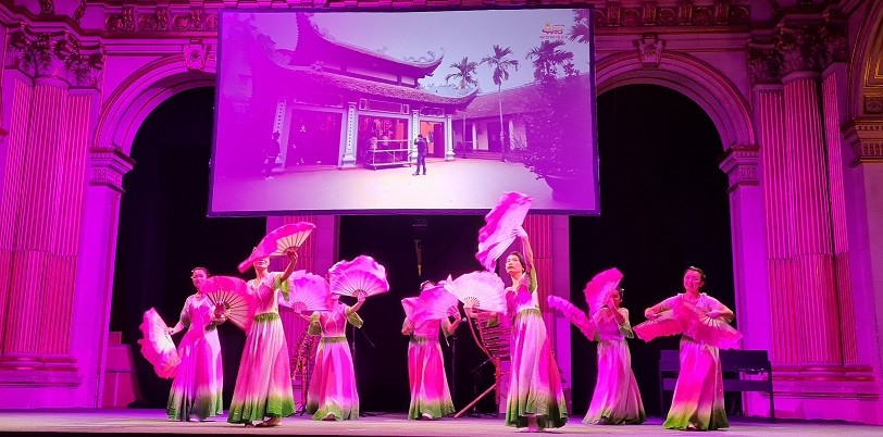 Đại sứ quán Việt Nam tại Pháp tổ chức chương trình Tết cổ truyền Quý Mão 2023 Đại sứ quán Việt Nam tại Pháp tổ chức chương trình Tết cổ truyền Quý Mão 2023