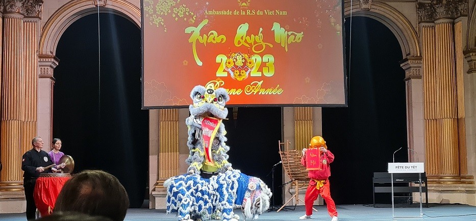Đại sứ quán Việt Nam tại Pháp tổ chức chương trình Tết cổ truyền Quý Mão 2023 Đại sứ quán Việt Nam tại Pháp tổ chức chương trình Tết cổ truyền Quý Mão 2023