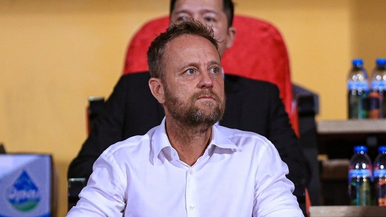V-League 2023: HLV Mano Polking dự khán trận Hà Nội vs Công an Hà Nội