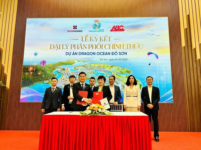 ễ ký kết đại lý phân phối chiến lược giữa ABC Việt Nam và Glexhomes - đơn vị quản lý kinh doanh và marketing dự án Dragon Ocean Đồ Sơn (Ảnh: ABC Việt Nam). ễ ký kết đại lý phân phối chiến lược giữa ABC Việt Nam và Glexhomes - đơn vị quản lý kinh doanh và marketing dự án Dragon Ocean Đồ Sơn (Ảnh: ABC Việt Nam).