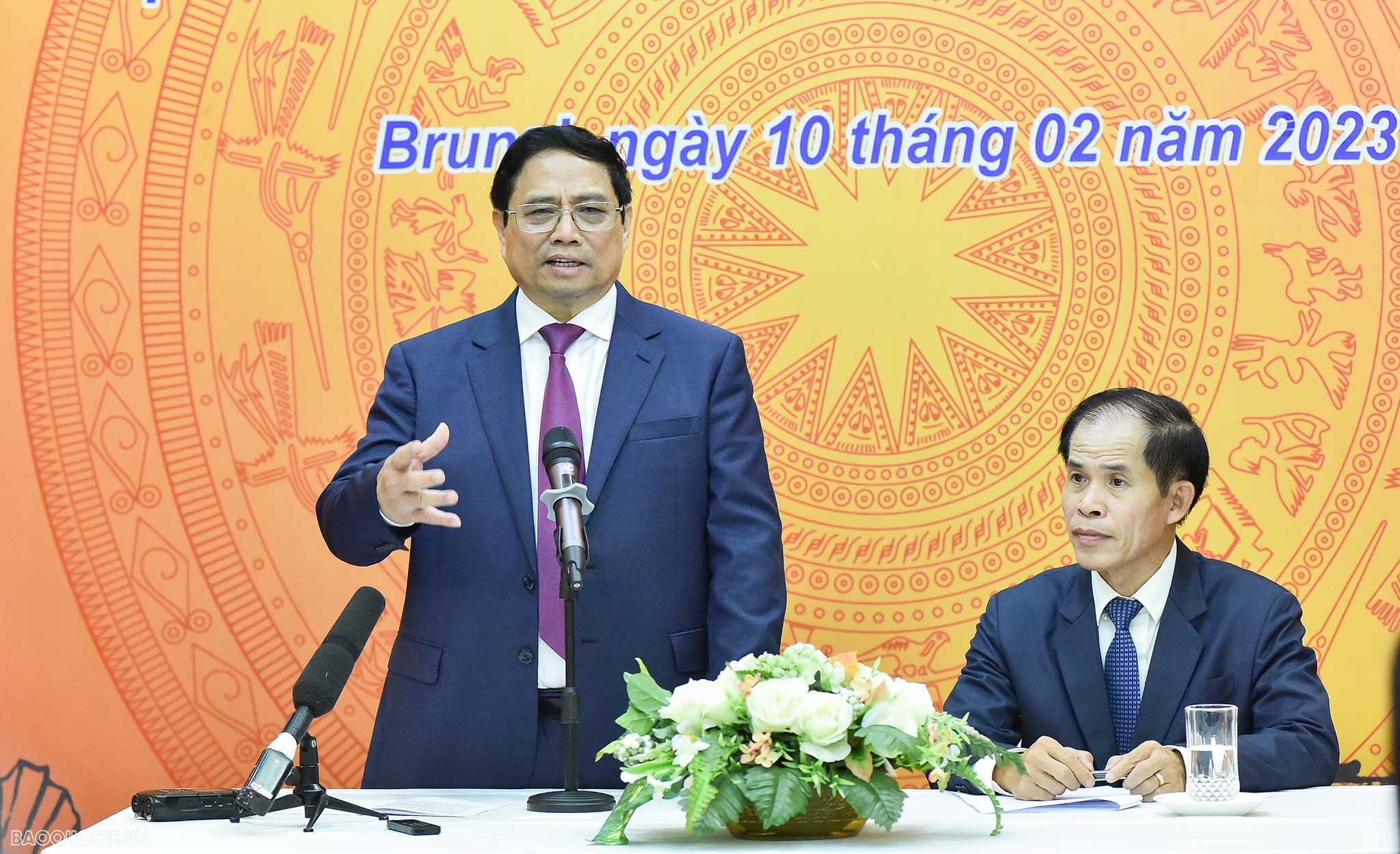 Thủ tướng Chính phủ: 'Coi bà con như người nhà, như anh em ruột thịt, khi vui cũng như khi buồn'