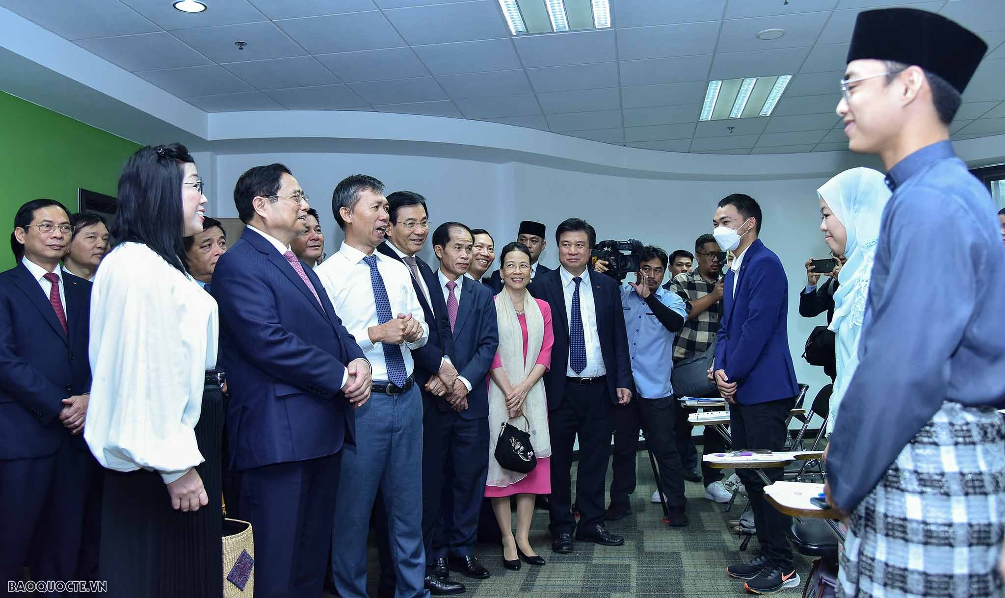 Thủ tướng Phạm Minh Chính chúc sinh viên Brunei luôn giữ được cảm xúc và động lực khi học tiếng Việt