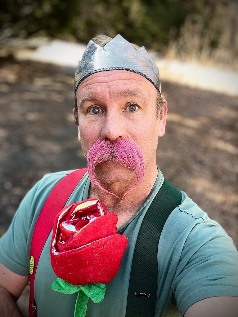 Cách người có bộ ria mép đẹp nhất nước Mỹ đón Valentine Cách người có bộ ria mép đẹp nhất nước Mỹ đón Valentine