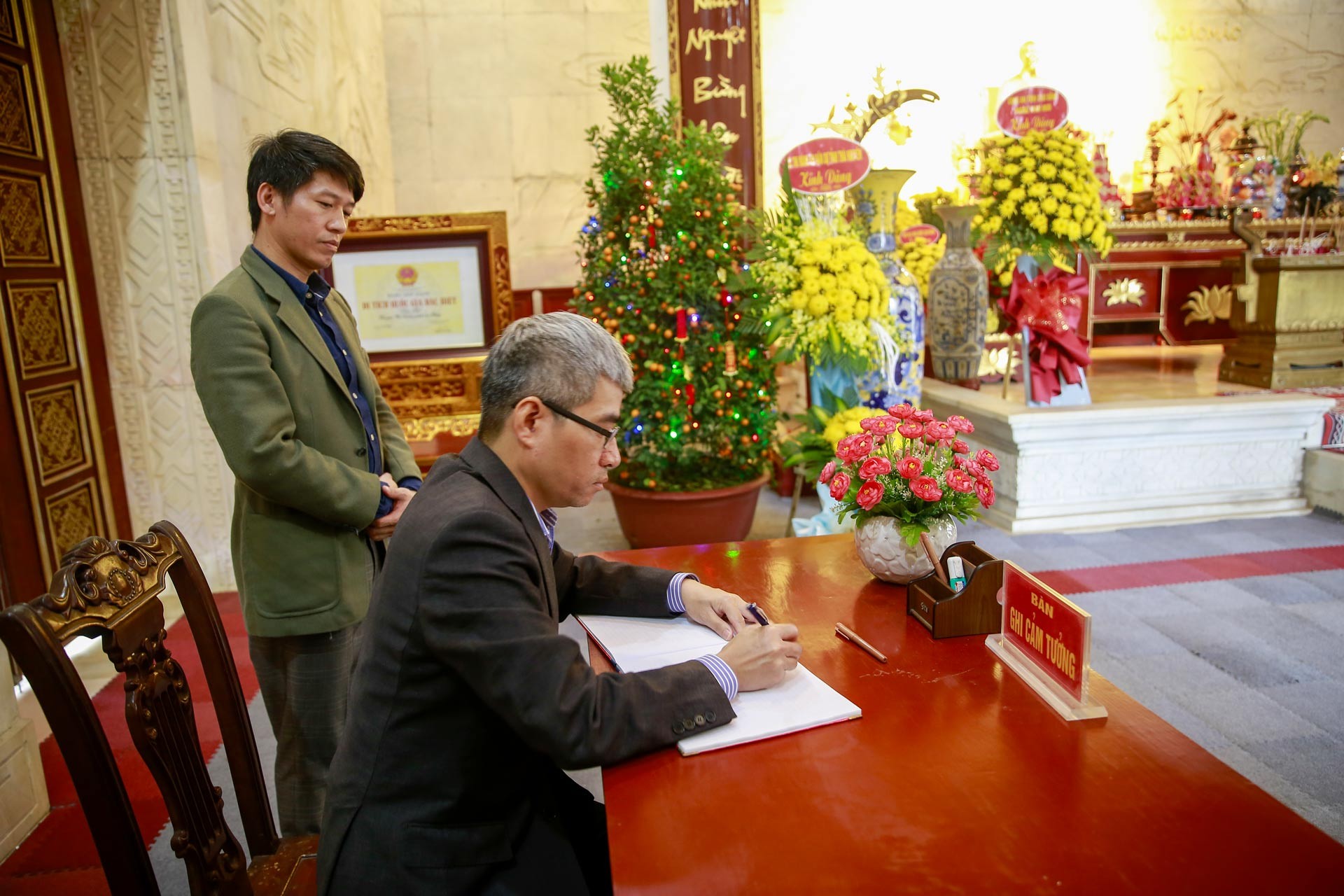 Hoạt động học tập thực tế theo tinh thần Chỉ thị số 05-CT/TW “Về đẩy mạnh học tập và làm theo tư tưởng đạo đức phong cách Hồ Chí Minh” tại Cao Bằng nh Hoạt động học tập thực tế theo tinh thần Chỉ thị số 05-CT/TW “Về đẩy mạnh học tập và làm theo tư tưởng đạo đức phong cách Hồ Chí Minh” tại Cao Bằng nh