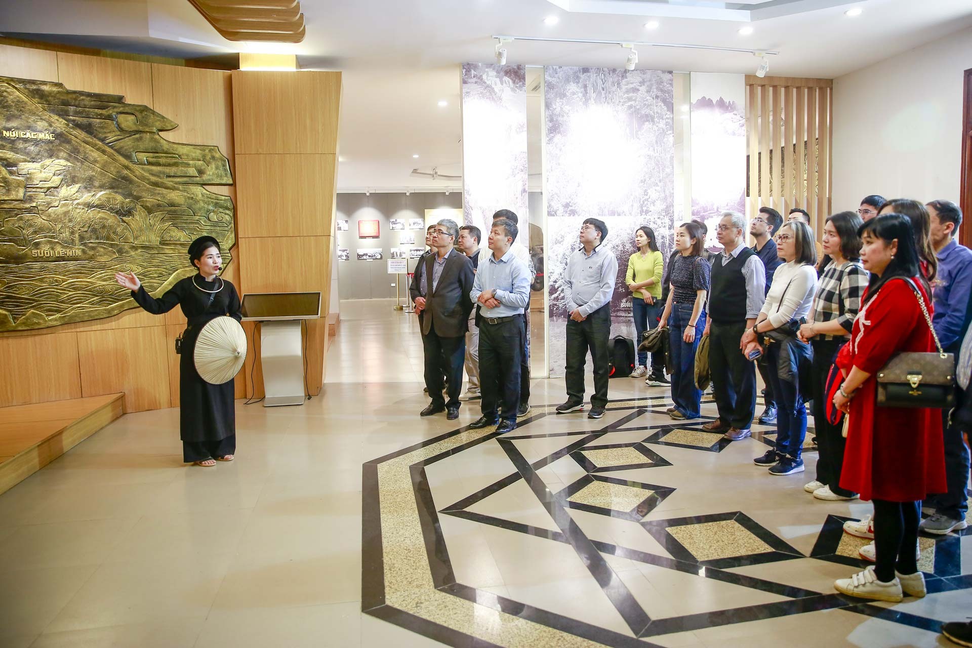 Hoạt động học tập thực tế theo tinh thần Chỉ thị số 05-CT/TW “Về đẩy mạnh học tập và làm theo tư tưởng đạo đức phong cách Hồ Chí Minh” tại Cao Bằng nh Hoạt động học tập thực tế theo tinh thần Chỉ thị số 05-CT/TW “Về đẩy mạnh học tập và làm theo tư tưởng đạo đức phong cách Hồ Chí Minh” tại Cao Bằng nh