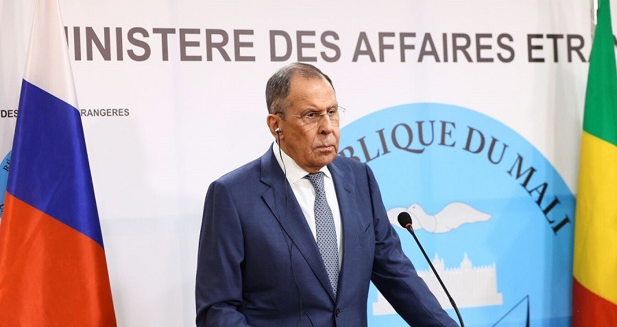 Ảnh ấn tượng tuần (6-12/2): Ông Putin vẫy tay tạm biệt công ty rời Nga đầy 'ẩn ý', quân Ukraine bắn pháo tối tân của Đức, nước mắt ở Thổ Nhĩ Kỳ