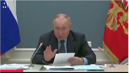 Ảnh ấn tượng tuần (6-12/2): Ông Putin vẫy tay tạm biệt công ty rời Nga đầy 'ẩn ý', quân Ukraine bắn pháo tối tân của Đức, nước mắt ở Thổ Nhĩ Kỳ