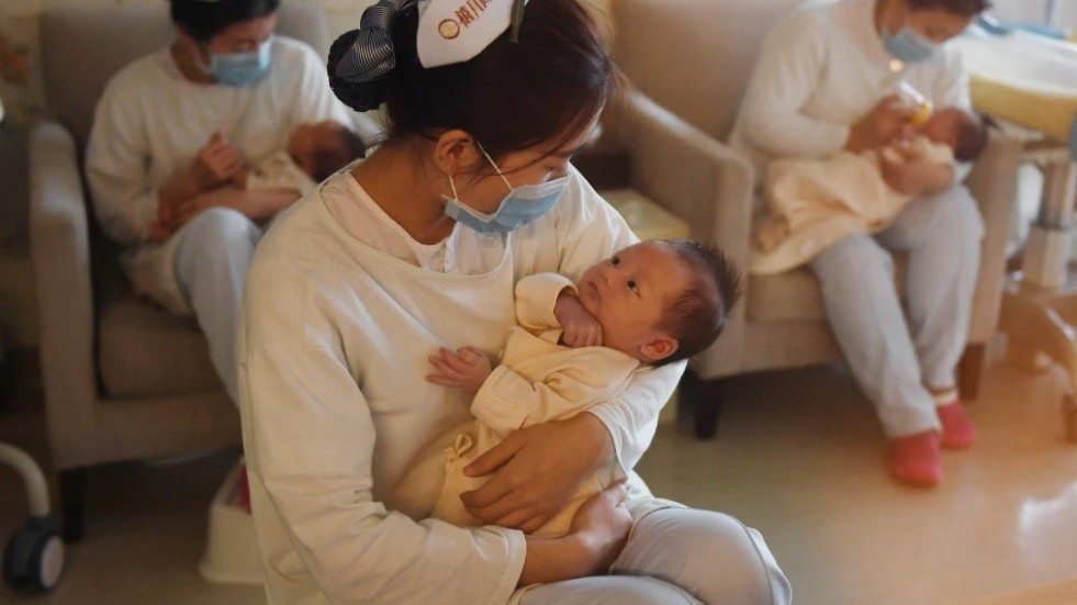 Khủng hoảng nhân khẩu học là 'cú đánh mạnh' vào nền kinh tế Trung Quốc