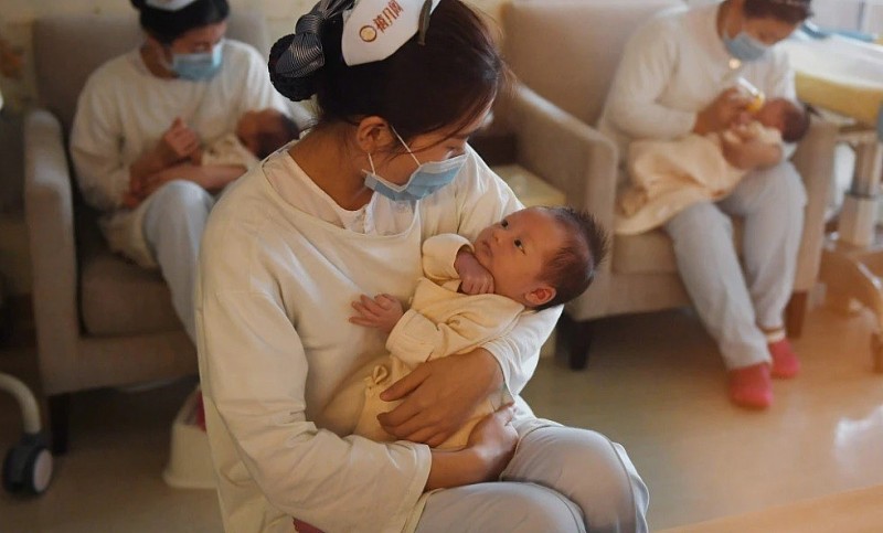 Khủng hoảng nhân khẩu học là 'cú đánh mạnh' vào nền kinh tế Trung Quốc