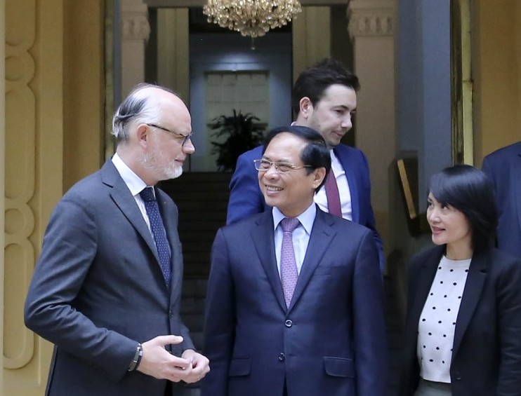 Bộ trưởng Bùi Thanh Sơn tiếp cựu Thủ tướng Pháp Edouard Philippe