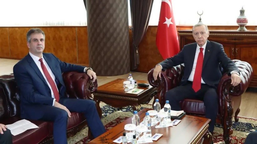 Ngoại trưởng Israel thăm Thổ Nhĩ Kỳ, tỏ thiện chí; lần đầu tiên sau 16 năm, hai nước làm việc này