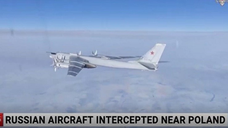 Các máy bay quân sự Nga liên tục bị tiếp cận ở châu Âu và châu Mỹ
