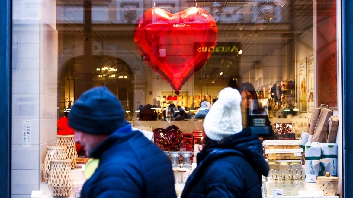 Dư âm ngày Valentine 2023 của các cặp đôi trên thế giới