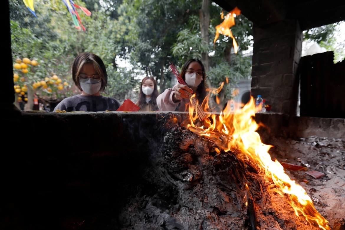 Dư âm ngày Valentine của các cặp đôi trên thế giới