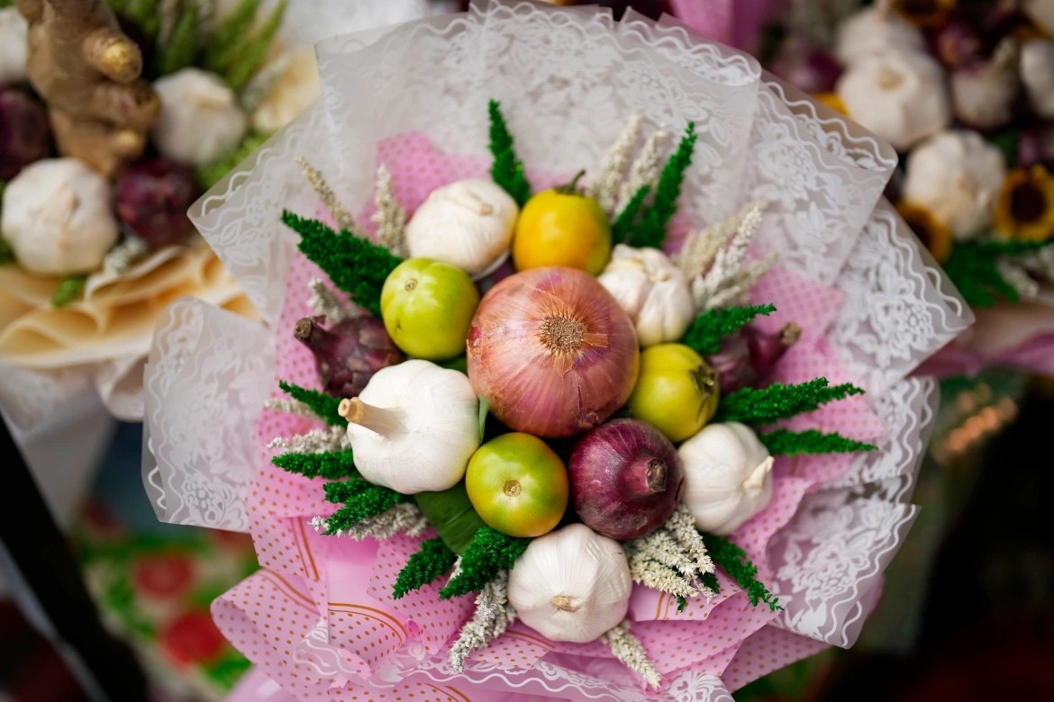 Dư âm ngày Valentine của các cặp đôi trên thế giới