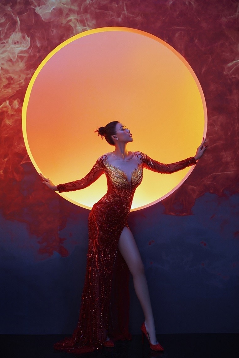 Á hậu Hoàng Oanh rạng rỡ khoe dáng chuẩn trong bộ ảnh thời trang Á hậu Hoàng Oanh rạng rỡ khoe dáng chuẩn trong bộ ảnh thời trang