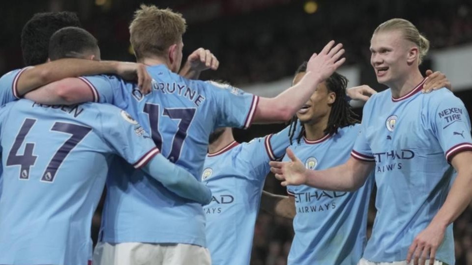 Ngoại hạng Anh: Man City tạm dẫn đầu sau khi vượt qua Arsenal với tỷ số đậm