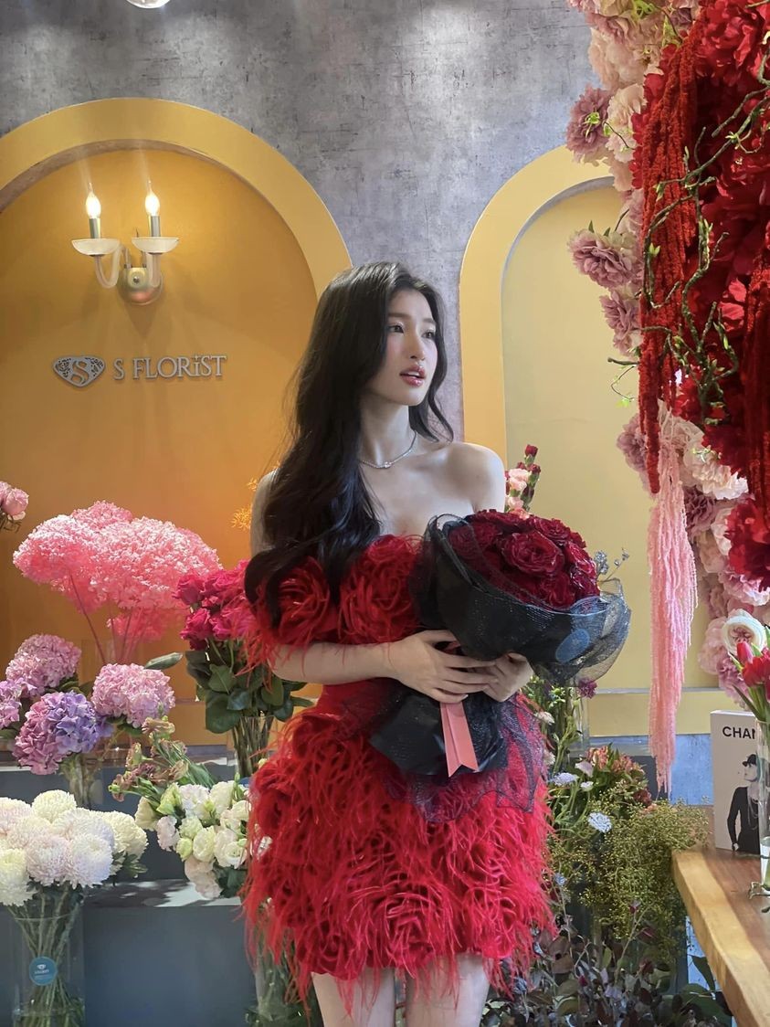 Phương Nhi đẹp như công chúa