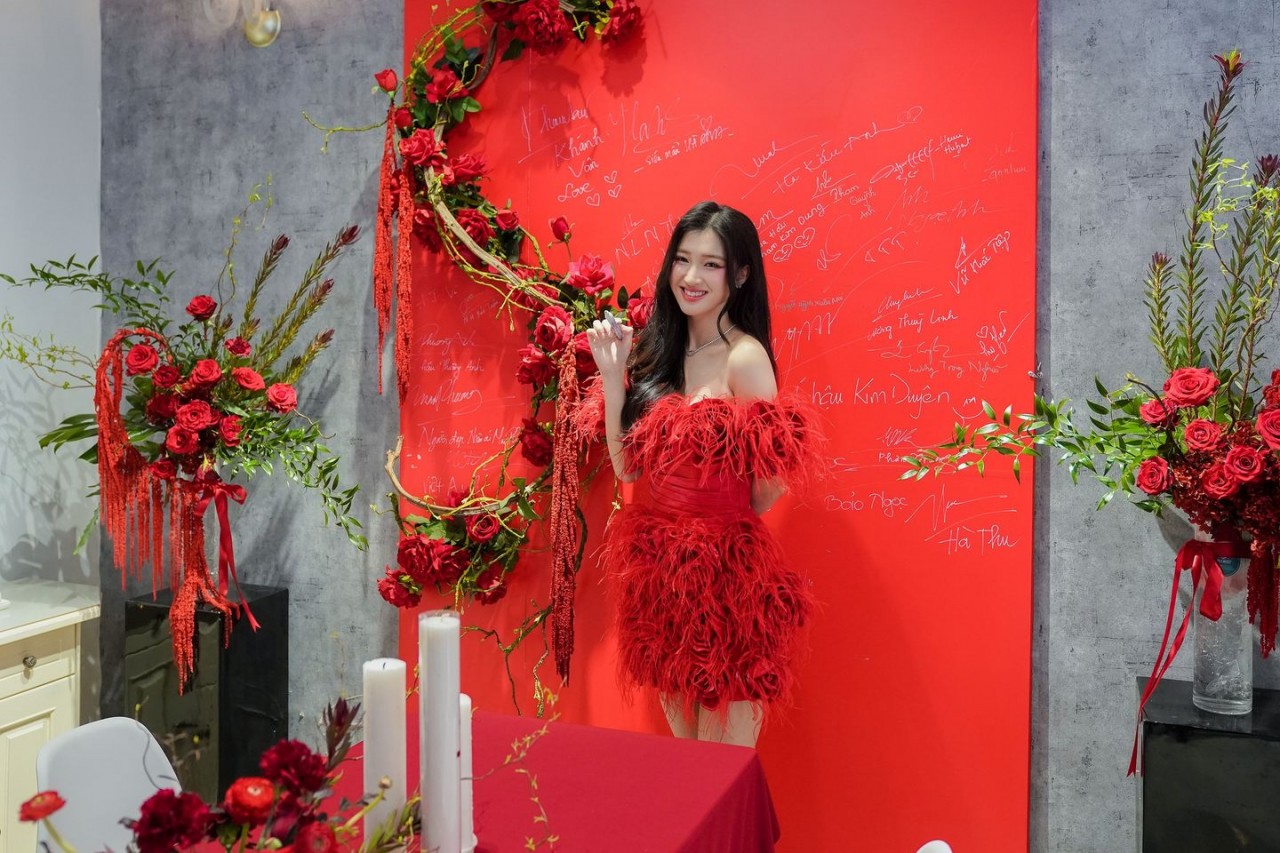 Phương Nhi đẹp như công chúa